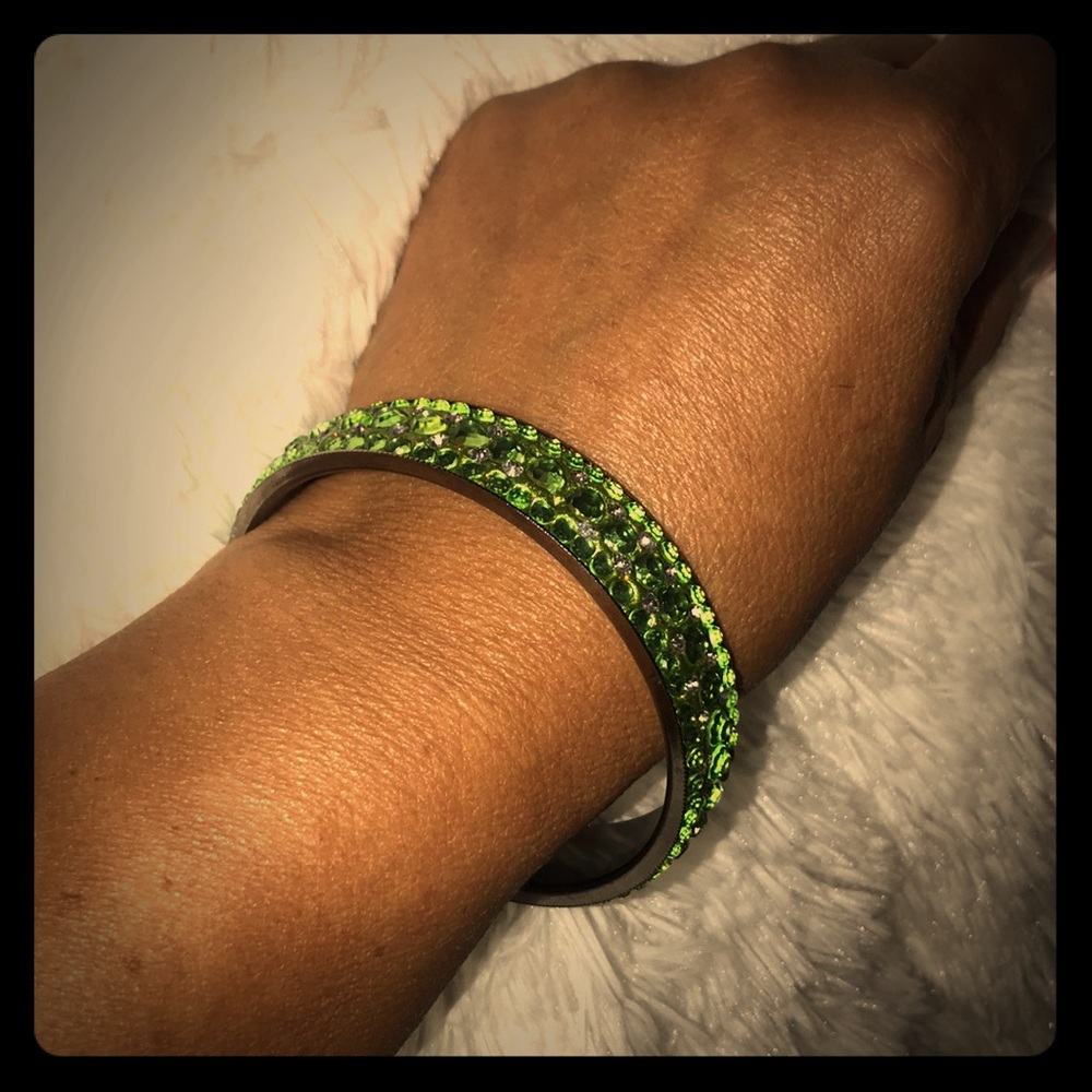 Bangle bracelet